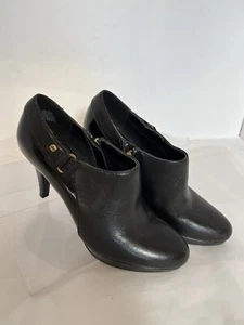 Bandolino Leather Booties Size 7.5Black Slight Scuff On Back Heels - Picture 1 of 8