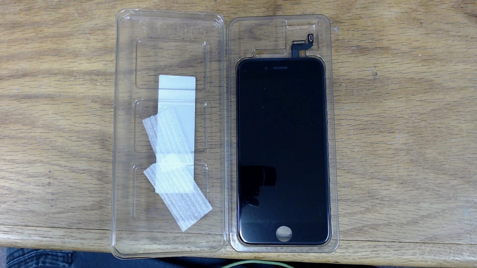 iPhone 6S Touchscreen Digitizer Replacement - Black - Image 1 of 1