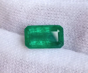 Piedra preciosa sin calefacción sin tratar certificada corte octágono esmeralda verde viva 2,78 quilates - Imagen 1 de 7
