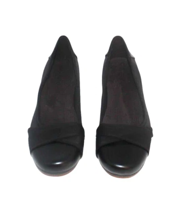 Zapatos planos de ballet Baretraps Mitsy para mujer sin cordones de espuma viscoelástica brillantes 8,5 M negros Foto 1 de 4