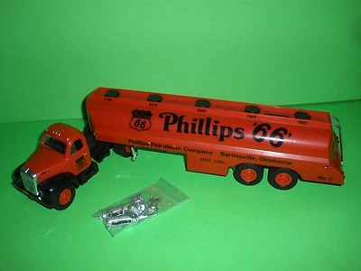 1995 PHILLIPS-66 OIL / 1958 B-MACK TANKER TRUCK 1:32 / JMT REPLICAS NEW IN BOX - Image 1 of 4