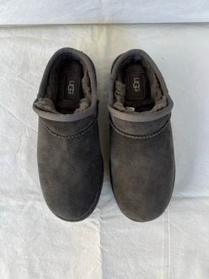 Mini UGGS gris sin cordones  Foto 1 de 4