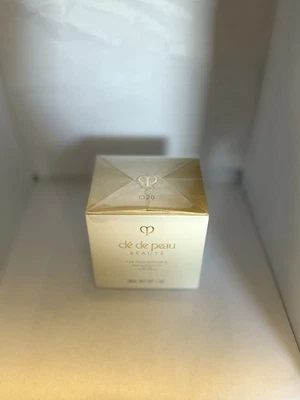 Cle de Peau The foundation SPF 22 (O20 Light medium Ocher) 28 ml 1 fl OZ (NEW) - Image 1 of 4