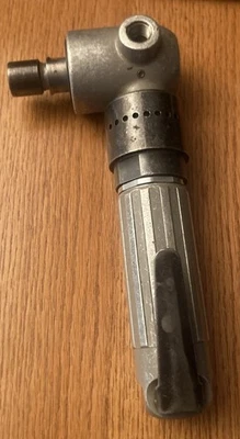 Высокопрочная шлифовальная машина Dotco 90° 9000 об/мин с цанговым патроном 1/4 дюйма ̼10L2751-01  - Изображение 1 из 4