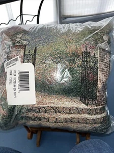 Thomas Kinkade Manta Tapiz Tiro Con Almohada A Juego Jardín Victoriano Nuevo - Imagen 1 de 6