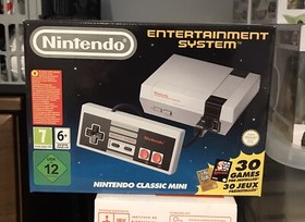 Nintendo Mini NES Classic Edition Collectable 30 Games 2 Controllers Classic