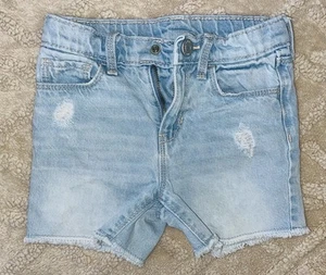 Girls Old Navy Distressed Light Wash Blue Jean Shorts Size 5T - Picture 1 of 6
