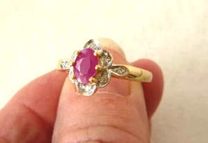 Vintage Solid 14K Yellow Gold .60ct Ruby Ring 8 Diamond Accents 2.1gr Sz 7 - Picture 1 of 5