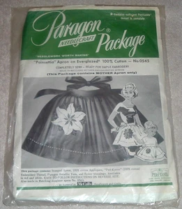 Kit Delantal Vintage Paragon "Navidad Poinsettia" Estampado Punto de Cruz y Apliques - Imagen 1 de 2