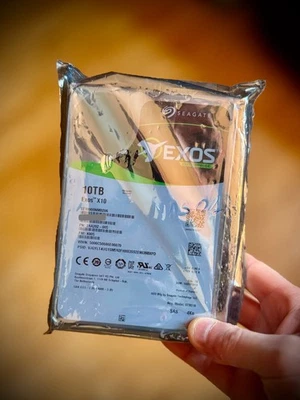 ⭐ HDD SAS 12G Seagate EXOS X10 10TB 3.5" – NEUF SCELLÉ ⭐ - Image 1 of 3