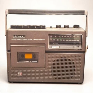 Radio casete grabadora portátil Sony CF-310 de colección funcionando - Imagen 1 de 10