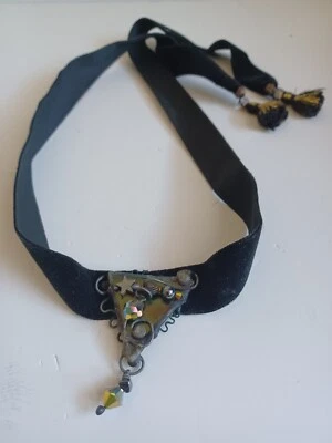 Gargantilha colar de veludo preto art déco metal gravata borla geométrica FEITA NA INGLATERRA - Imagem 1 de 4