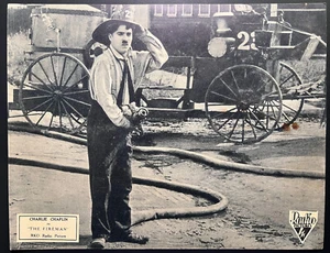 THE FIREMAN (1916) CHARLIE CHAPLIN w/hose (RKO 1930's RR) Lobby Card! - Imagen 1 de 2
