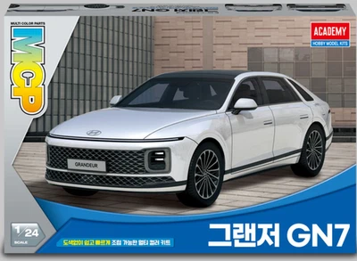Academy 1/24 GRANDEUR GN7 Hyundai Motors 15620 Berlina Auto MCP Color Model Kit - Immagine 1 di 4