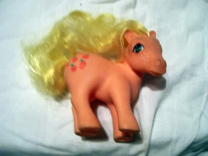 VINTAGE MY LITTLE PONY APPLEJACK 83 HASBRO FIGURE 5 BY 4 INCHES USED - Picture 1 of 3