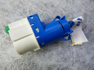 Interruttore luce freno Ford Mondeo IV BA7 AA6T-9C872-AA - Foto 1 di 2