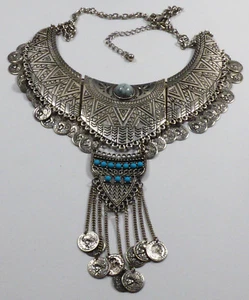 Collar babero de piedra azul con flecos de metal tono plata moneda imitación República Francesa - Imagen 1 de 10