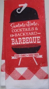 Toalla de plato de cocina barbacoa de poliéster con estampado de cócteles rojos y patio trasero completo sin cortar - Imagen 1 de 1