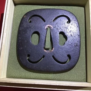 Japanische antike Tsuba von Katana Samurai Schwert Garde Eisen seltenes Design 76-E2 - Bild 1 von 4