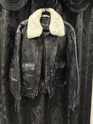 Chaqueta de bombardero de cuero Milan vintage de los 90 con cremallera talla XL negra cuello de piel sintética Foto 1 de 4