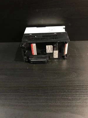 Base de montaje ALLEN BRADLEY 25B-A2P5N114 VFD SOLO PIEZAS Foto 1 de 4