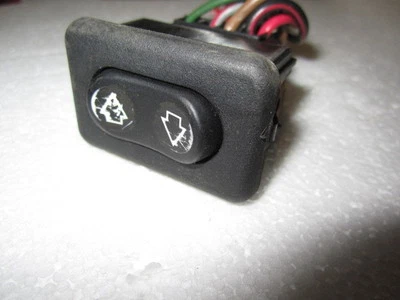 SAAB 900 84-93 1984-1993 INTERRUPTOR DE JANELA DE ENERGIA TRASEIRA DESTRO ou LH OEM # 9501909 - Imagem 1 de 2