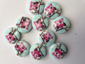 10 Pink owls on a Blue background Wooden Buttons.15mm Sewing crafts accessories - Picture 1 of 2
