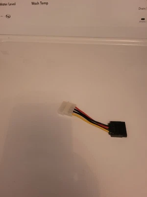 4 INCH IDE/Molex 4-Pi nMale To Serial ATA SATA 15-Pin FEMALE Power Adapter Cable - Image 1 of 4