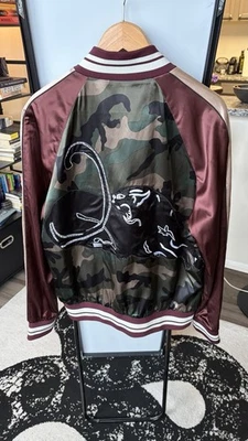 Chaqueta de bombardero de camuflaje Valentino para hombre, abotonada con puntada pantera talla 52 Foto 1 de 4