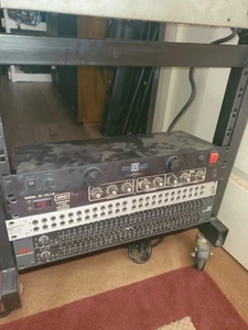 audio rack cabinet With Everything Included BUT Yamaha Mixer - Picture 1 of 2