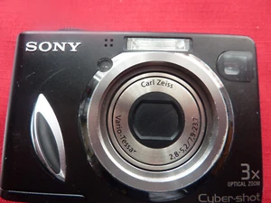 Sony Cyber-shot DSC-W17 7.2 Mp Black + BUNDLE - Picture 1 of 17