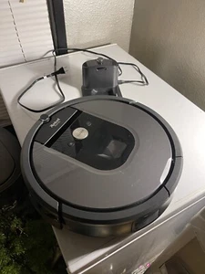 Aspiradora robot iRobot Roomba 960 R960020 Wi-Fi - gris - Imagen 1 de 12