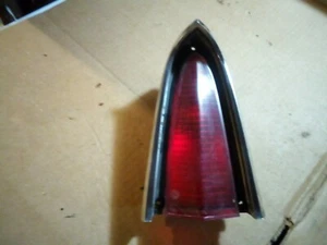 Chrysler Imperial LeBaron 1974 1975 luz trasera superior bisel-lente 3728342 - Imagen 1 de 4