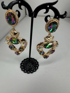 Pendientes llamativos de corazón de oro iridiscente de inspiración vintage - Imagen 1 de 3