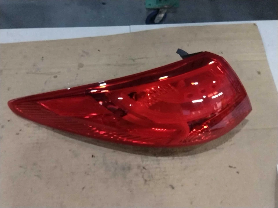 2015 Hyundai Tucson Left Tail Light Assembly Black 235355 118K Miles Used Foto 1 de 4