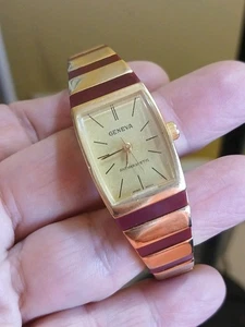 Orologio Vintage Oro+Rosso Ginevra Antimagnetico Manuale Bracciale Donna Art Decò Bachelite? - Foto 1 di 19