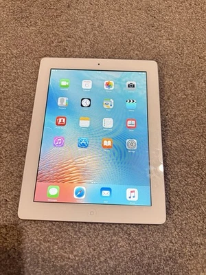Apple iPad 2 Wifi 16GB 9.7" White - Image 1 of 4