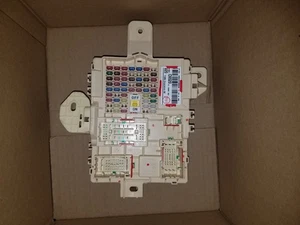 2016 2017 2018 KIA SORENTO UNDER DASH IPDM CABIN FUSE RELAY JUNCTION BOX OEM - Picture 1 of 16