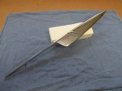 PLYMOUTH P55 1955 suburbano cuarto derecho panel adorno adorno nuevo bonito 215 Foto 1 de 3