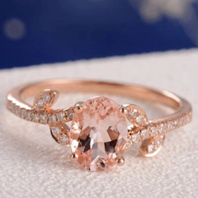 Anillo de compromiso de morganita natural y diamantes de corte ovalado de 3,42 quilates enchapado en oro rosa de 18 quilates Foto 1 de 4