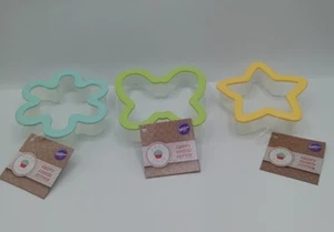 NEW 3 Wilton Grippy Cutters BIG Plastic Cookie Star Butterfly Flower Easter Gift - Picture 1 of 5