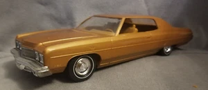 Chevy 454 Caprice Classic 1973 2DHT cobre metálico, modelo de promoción de concesionario 1/25 AMT - Imagen 1 de 13