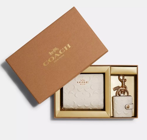 ☂️?Portafoglio Coach Boxato a Scatto e Cornice Portafoto Charm In Pelle Firmata Nuovo con etichette