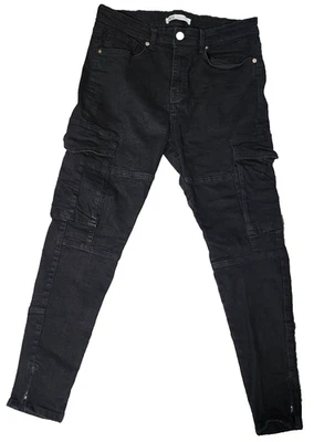 Pantalones de mezclilla cargo ZARA negros ajustados para hombre talla 32x40 ajuste cónico bolsillos utilitarios dobladillo con cremallera Foto 1 de 4