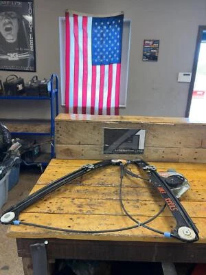 2000-2006 BMW X5 Left Driver Front Door Power Window Regulator & Motor OEM - Image 1 of 4