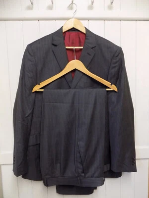 TRAJE DE LANA A RAYAS GRIS CONEXIÓN FRANCESA PARA HOMBRE TALLA 44"R PECHO 38" CINTURA 31.5" Foto 1 de 4