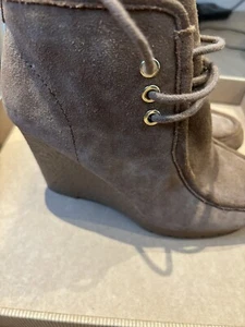 Michael Kors Womens Size 7M UK 5 Brown Suede Lace Up Wedge Boot - Picture 1 of 6