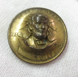 1929 Lincoln Cent REPOUSSE Coin Made into Pin/Brooch - Picture 1 of 7