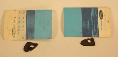 NOS 1965 1966 Ford Mustang Front Door Handle Front Gasket Pair Foto 1 de 3