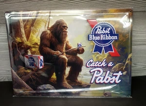 Rarität!! Bigfoot Pabst blaues Band Blechschild 17" x 12" Angeln Mann Höhle Schild - Bild 1 von 2